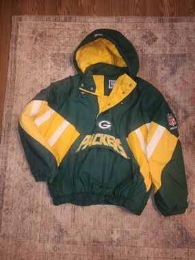 ****Straight Out Of 1996** STARTER  Puffer Jacket w/ Hood Green BAY Packers